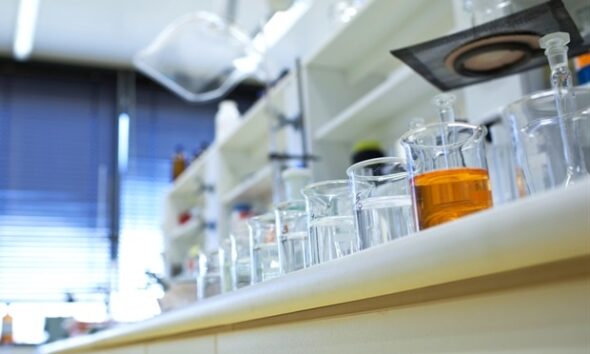Chem lab c618f8c3be2845828afd242b15eaaa94 620x480.jpg